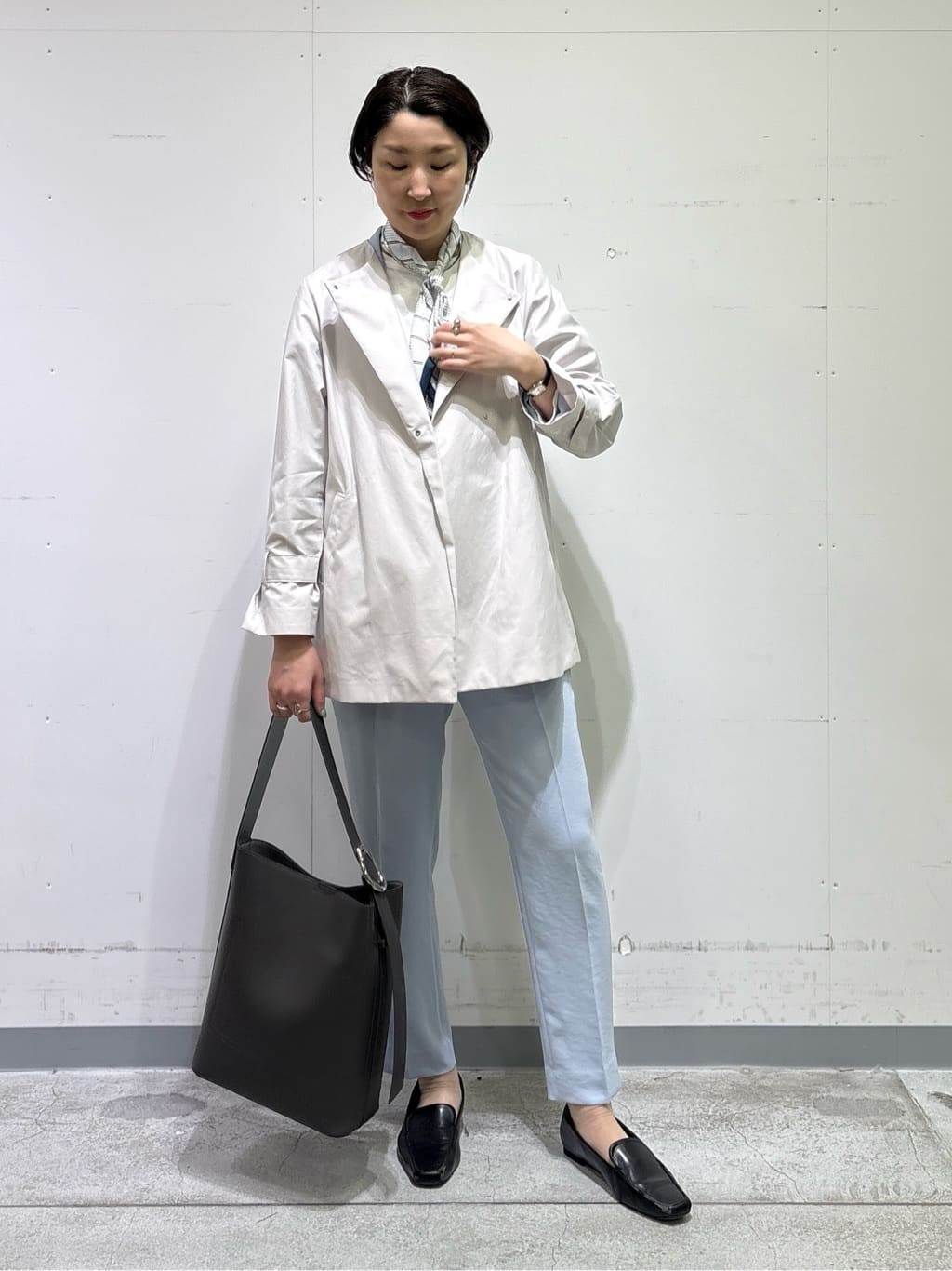 yuriさんの「INDIVI｜【洗える／多機能／SETUP可】着る日傘ダブルジャケット」を使ったコーディネート
