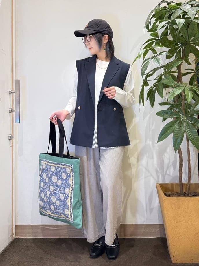 misakiさんの「SHOO･LA･RUE｜【セットアップ可/S-LL/洗濯機可】サッと羽織ってこなれ見え ダブルブレストジレ」を使ったコーディネート