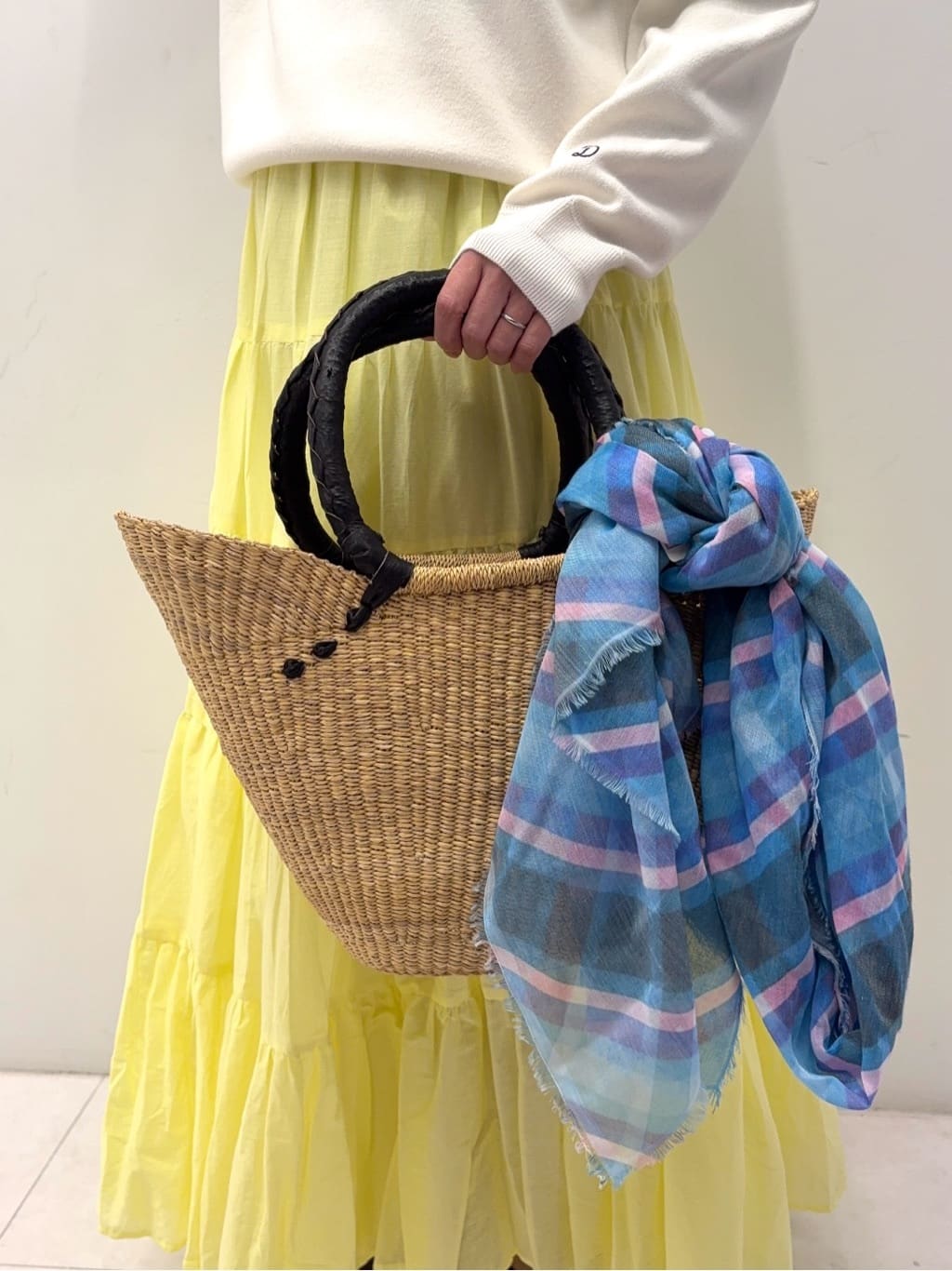 Nishijimaさんの「DRESSTERIOR｜◆ウォッシャブルコットンカシミヤプルオーバーニット」を使ったコーディネート