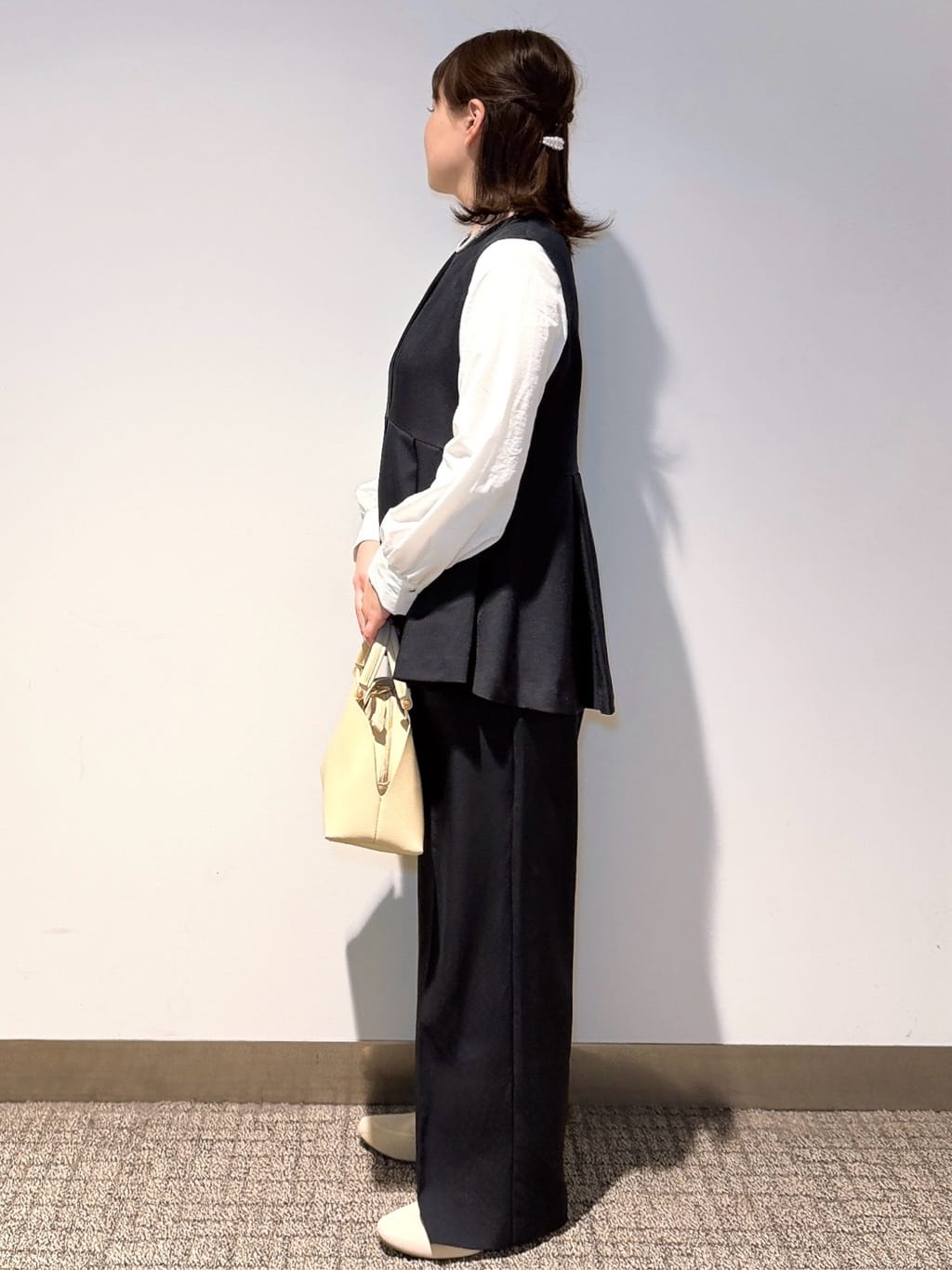 みーさんの「grove｜【マシンウォッシュ/防シワ】袖ドッキングペプラムブラウス【着回しカセット】」を使ったコーディネート