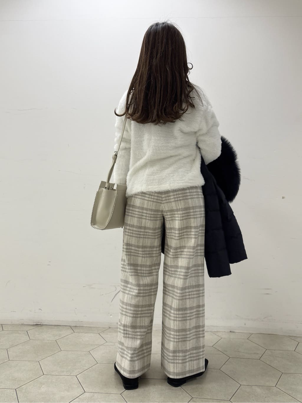 kahoさんの「INDIVI｜【洗える】エアリーシャギートップス」を使ったコーディネート