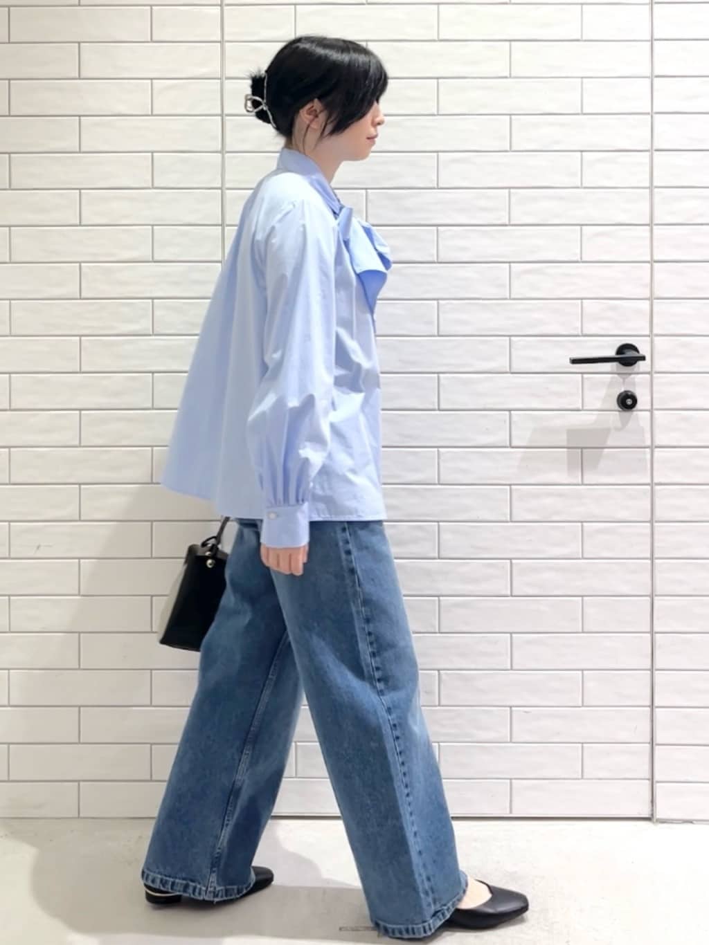 しおりさんの「OPAQUE.CLIP｜《通勤対応》ボウタイシャツブラウス【洗濯機OK】」を使ったコーディネート