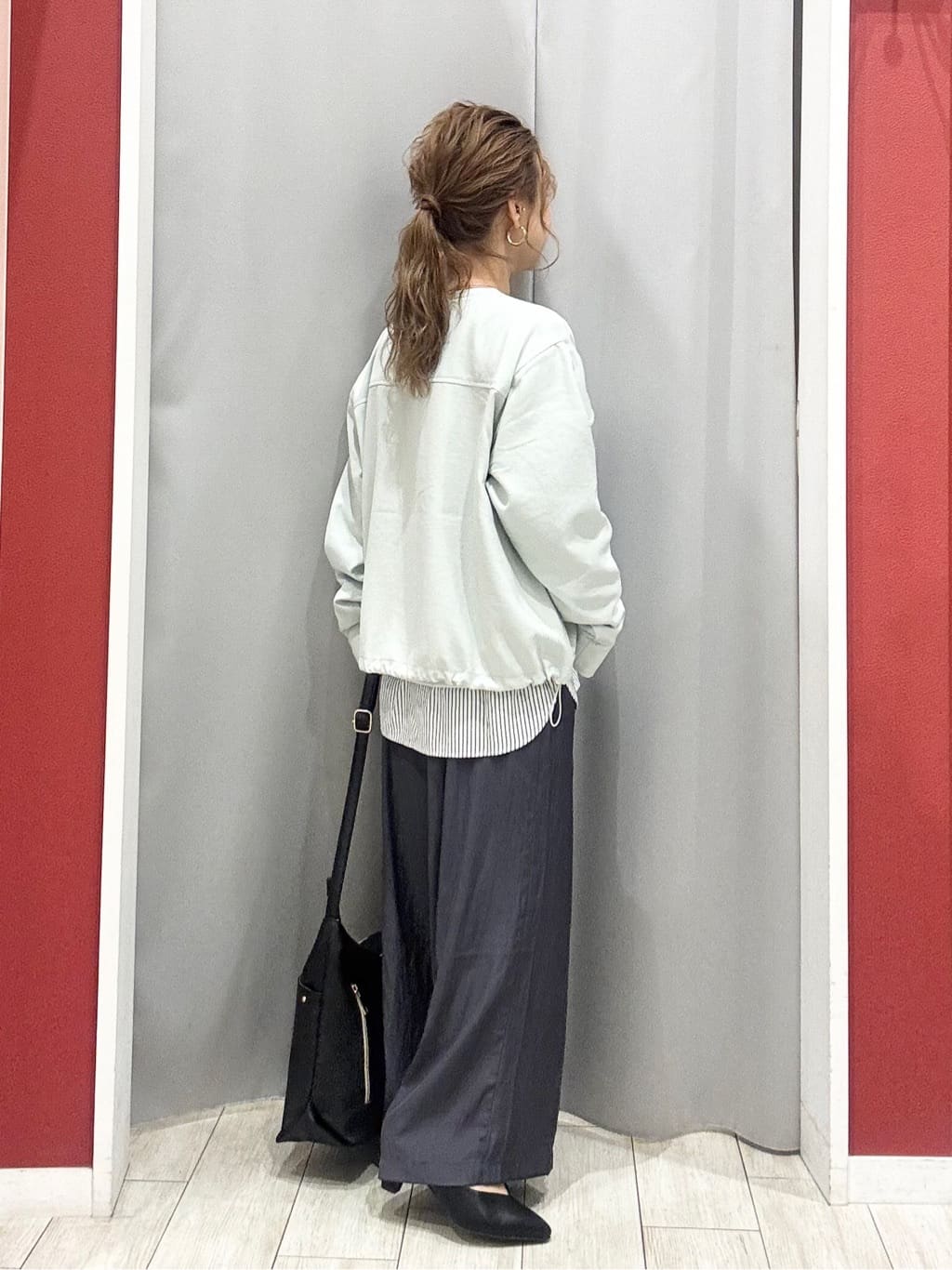 shioさんの「SHOO･LA･RUE｜【S-LL】サッと羽織れてきれい見え　フラップポケット ノーカラーブルゾン」を使ったコーディネート