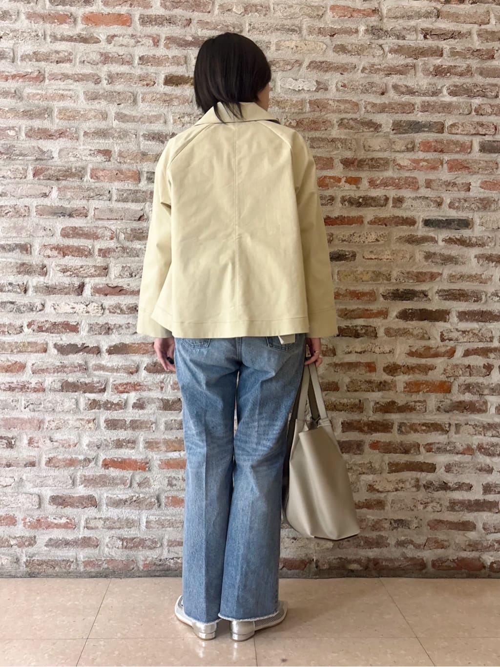 しばさんの「THE SHOP TK｜大人かっこいい 軽やかデニム＆チノブルゾン」を使ったコーディネート