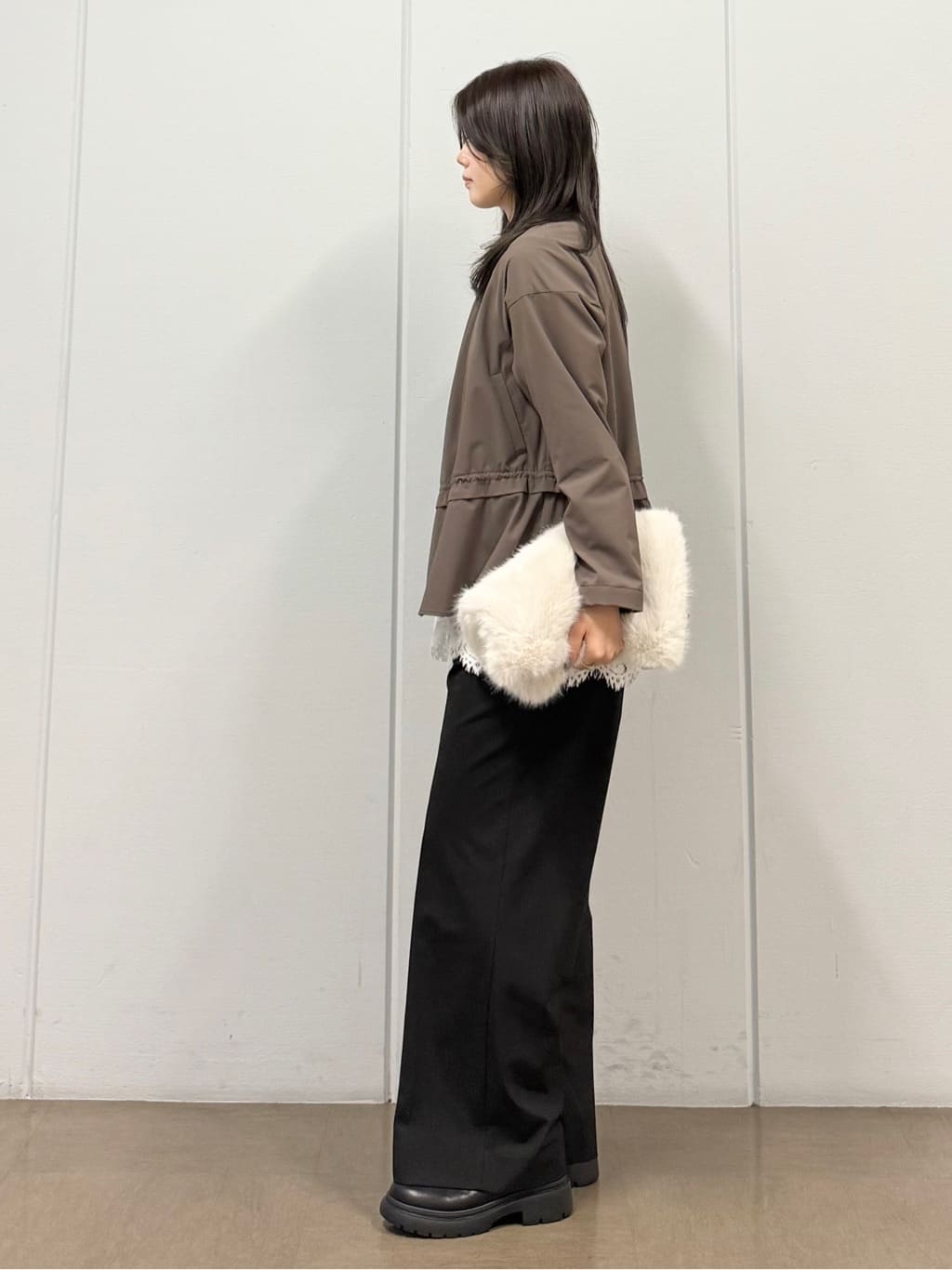 mizukiさんの「INDIVI｜【洗える／選べる8色】トーンアップニット」を使ったコーディネート