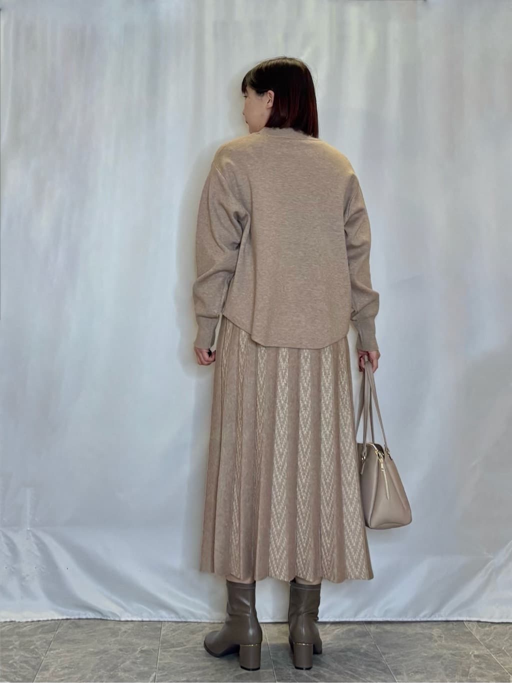 ネリさんの「SHOO･LA･RUE｜【洗濯機可/セットアップ可／S-LL】新色追加 女性らしさ際立つ もちもちニットスカート」を使ったコーディネート
