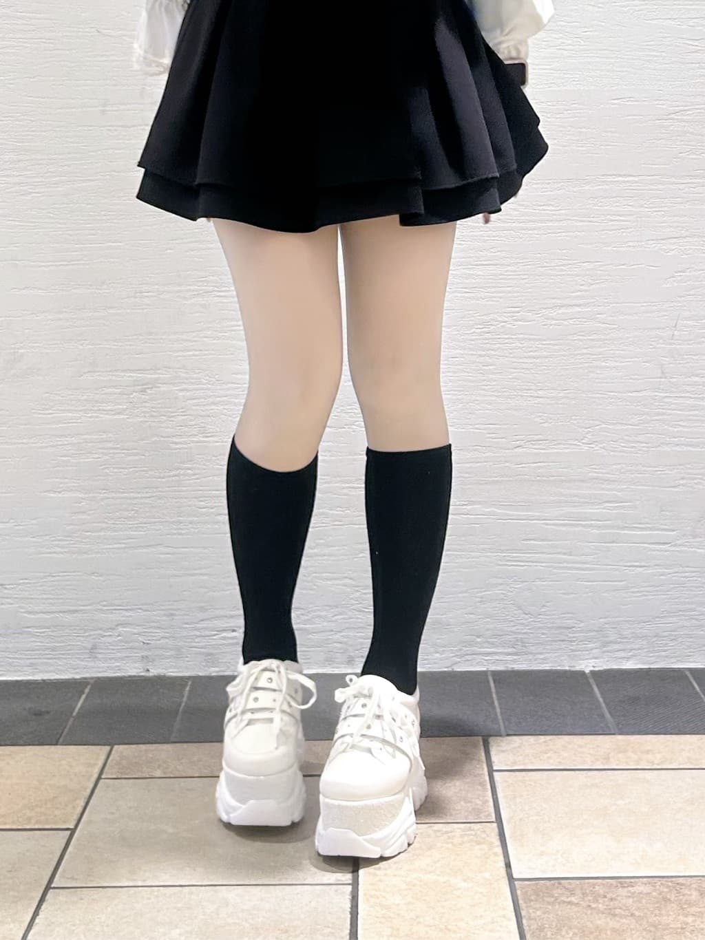ゆうりさんの「ESPERANZA｜ラインストーンスタッズ厚底スニーカー」を使ったコーディネート