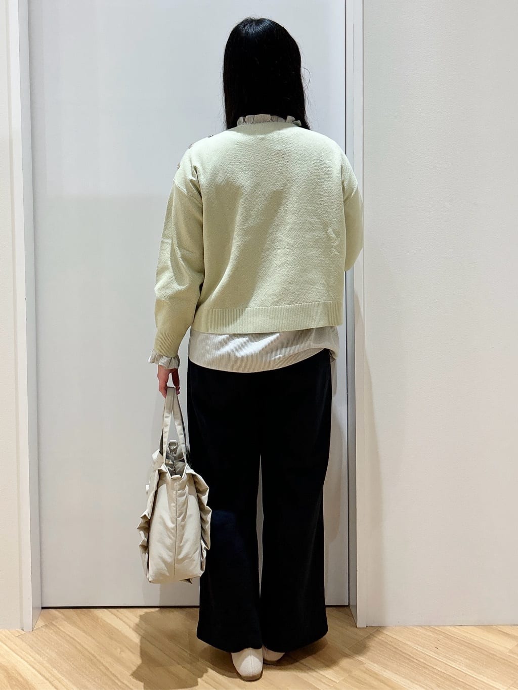 みいさんの「grove｜【おうちで洗える】顔周りすっきり、ボートネックニット」を使ったコーディネート