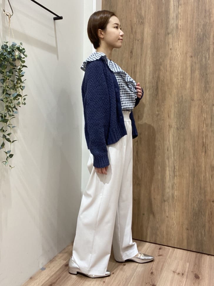 まなしぃさんの「grove｜高評価！【洗える】リラックスして着たい、Vネックカーディガン」を使ったコーディネート