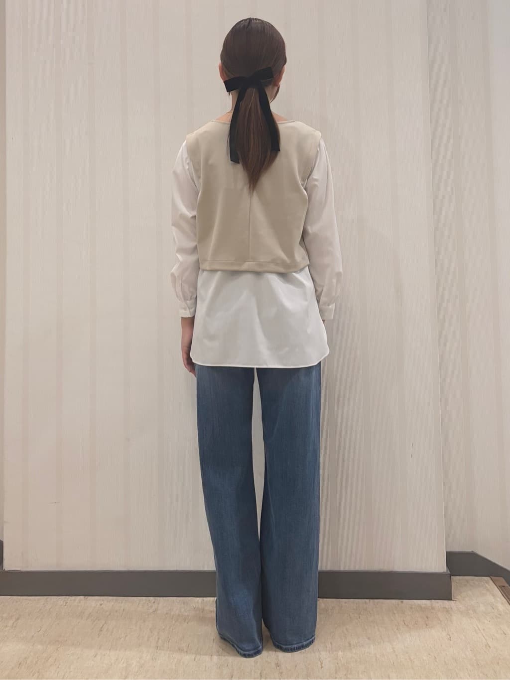 ちひさんの「INDIVI｜【褒められデニム】ワイドストレート デニムパンツ」を使ったコーディネート