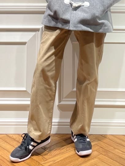 橋本さんの「DRESSTERIOR｜ヴィンテージ アルティメットチノパンツ」を使ったコーディネート
