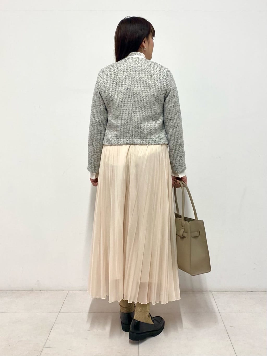 Sawaguchiさんの「DRESSTERIOR｜【ウォッシャブル/通勤】スタンドフリル ブラウス」を使ったコーディネート