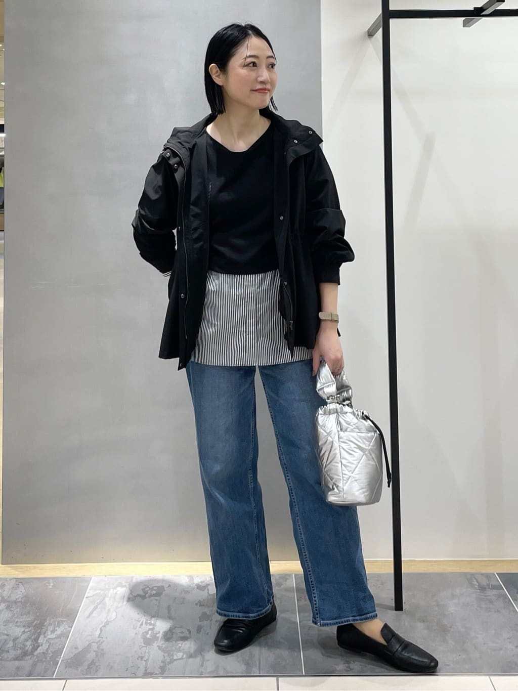 shihoさんの「INDIVI｜【撥水／フード取外し可】凹凸素材ブルゾン」を使ったコーディネート