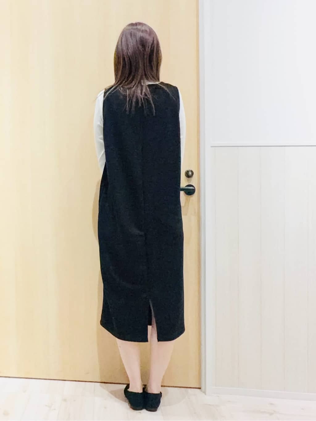 Naさんの「SHOO･LA･RUE｜コンパクトながらしっかり入る 一枚革風 3層ショルダーバッグ」を使ったコーディネート