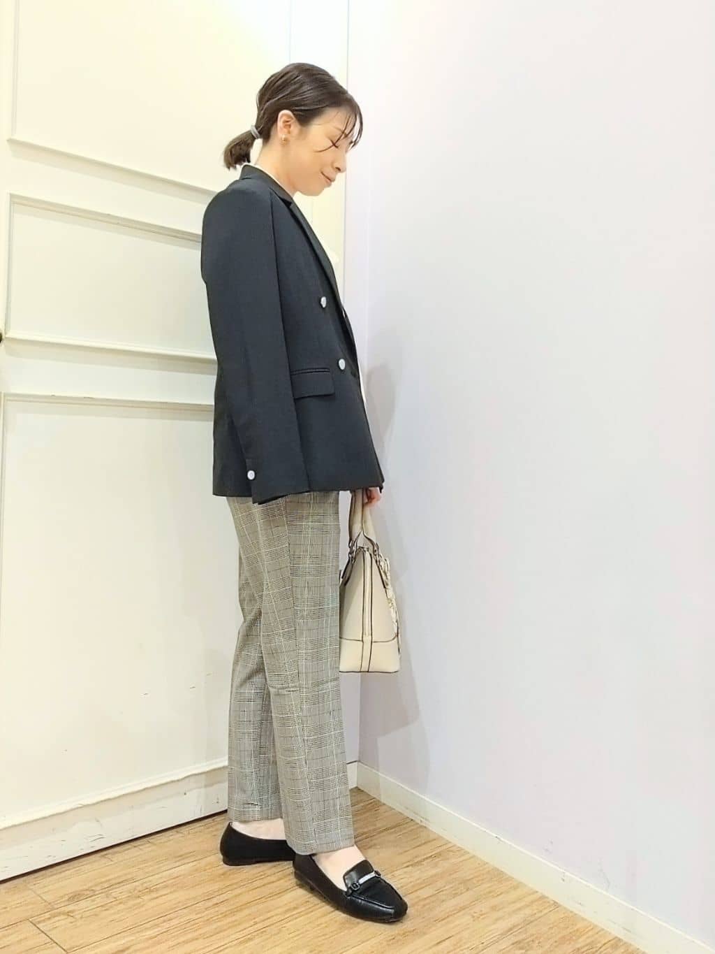 miomioさんの「SHOO･LA･RUE｜【洗濯機可/S-3L】リボンボウタイが魅力　大人の華やかブラウス」を使ったコーディネート