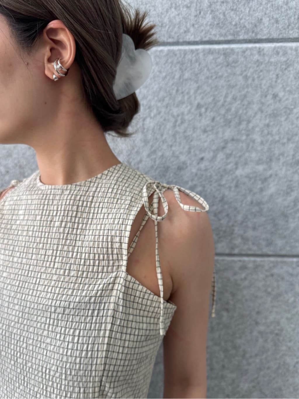 uchi__yamaさんの「CODE A｜shoulder ribbon dress」を使ったコーディネート