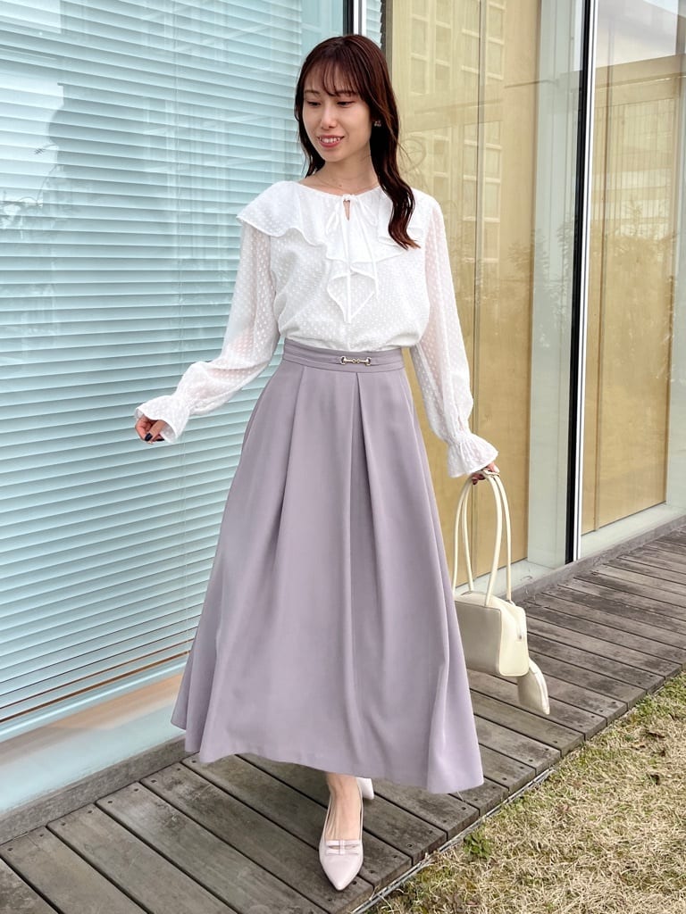 はばさんの「Couture brooch｜【撥水・洗える】ハーフ トレンチコート」を使ったコーディネート