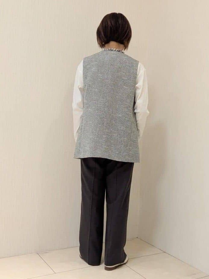 u-macoさんの「UNTITLED｜【オンオフ使える】スラブツイード ジレ」を使ったコーディネート