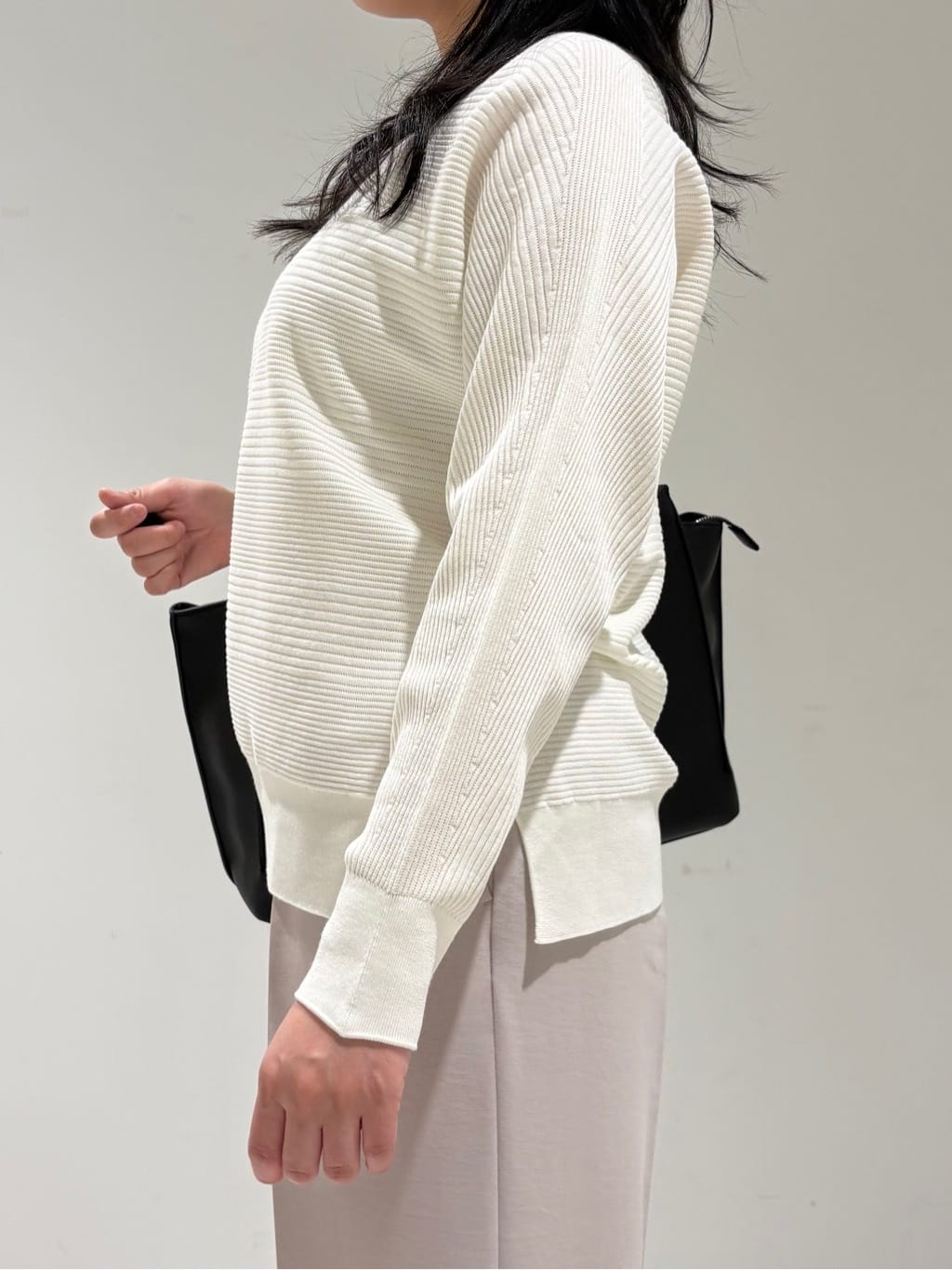 momokoさんの「INDIVI｜【洗える／キレイ色】体型カバー無縫製ニット」を使ったコーディネート