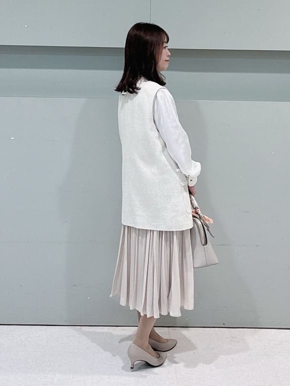 makiさんの「UNTITLED｜【オンオフ使える】スラブツイード ジレ」を使ったコーディネート