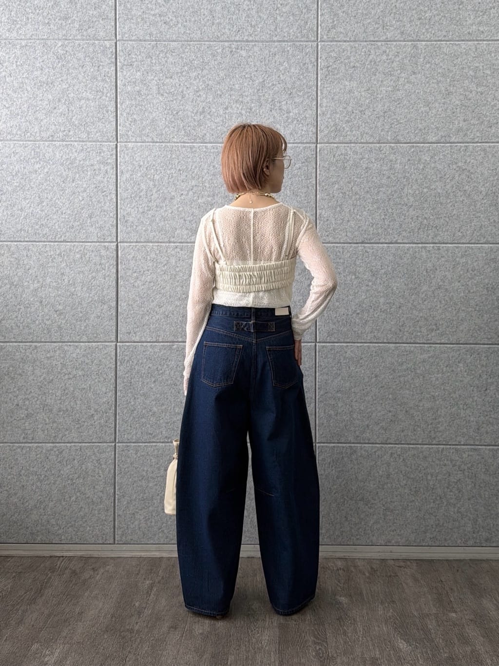 mikuさんの「INDIVI｜バレルデニムパンツ」を使ったコーディネート