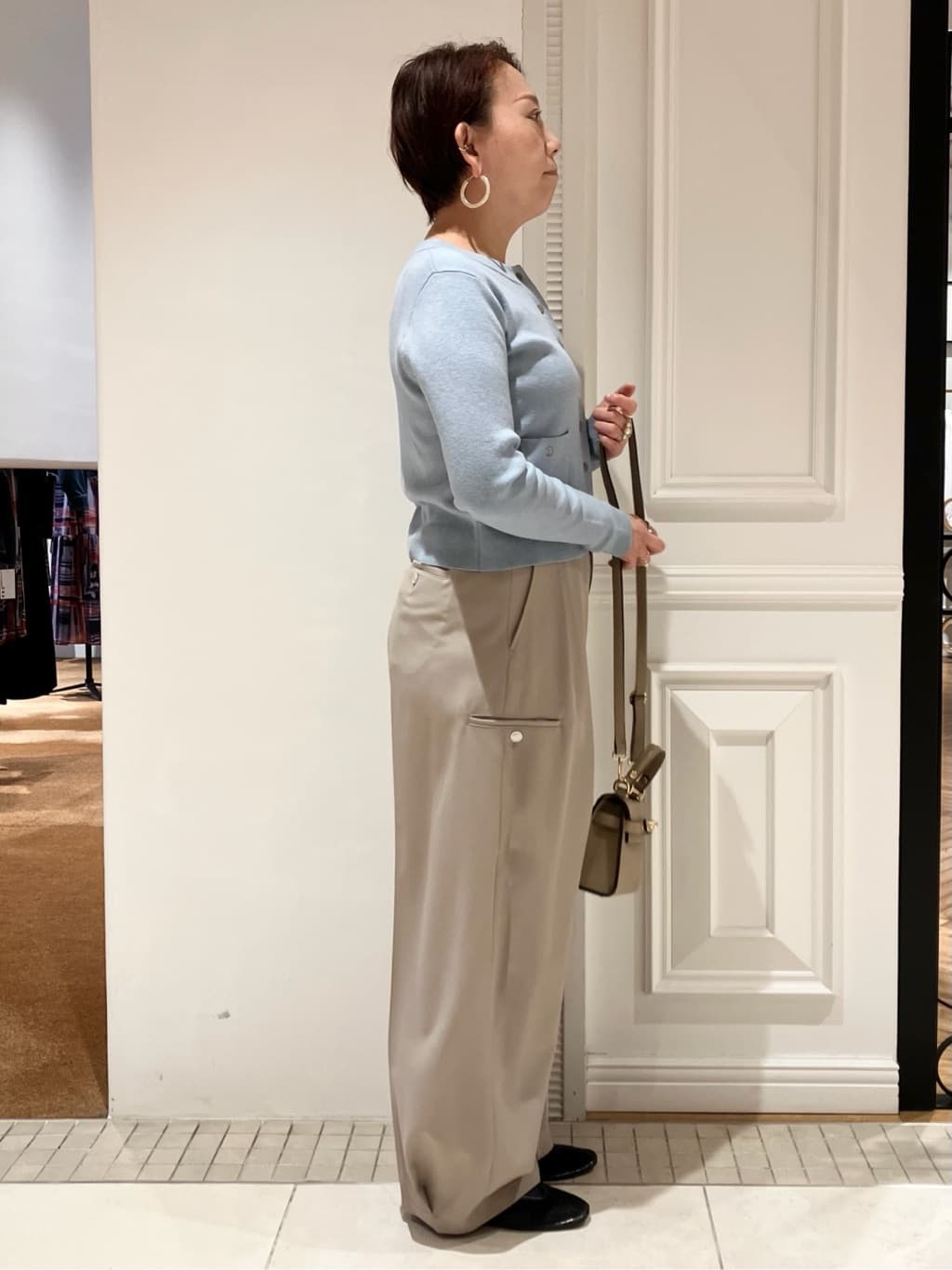TAJIさんの「DRESSTERIOR｜【接触冷感/ウォッシャブル/otonaMUSE5月号掲載】カービーカーゴパンツ」を使ったコーディネート