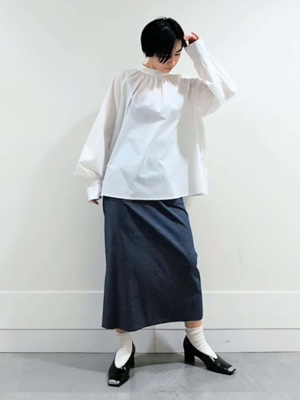ミズタさんの「UNTITLED｜【洗える/後ろウエストゴム】オックスアイラインスカート」を使ったコーディネート