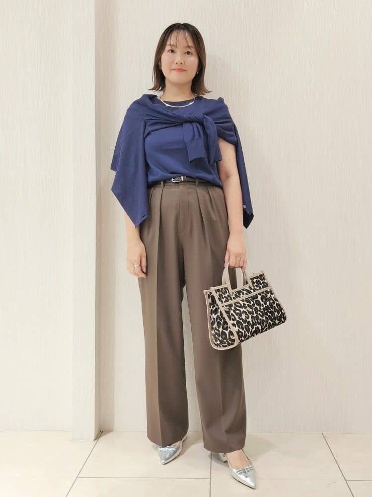 naokoさんの「UNTITLED｜【アンサンブル可/洗える】シアーノースリーブ プルオーバー」を使ったコーディネート
