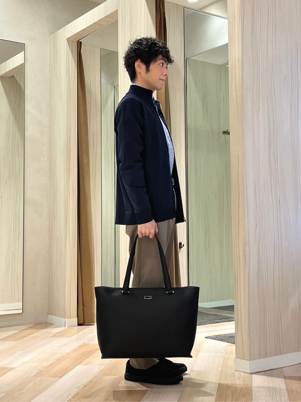 URAさんの「TAKEO KIKUCHI｜ジップアップ 鹿の子 ニット」を使ったコーディネート