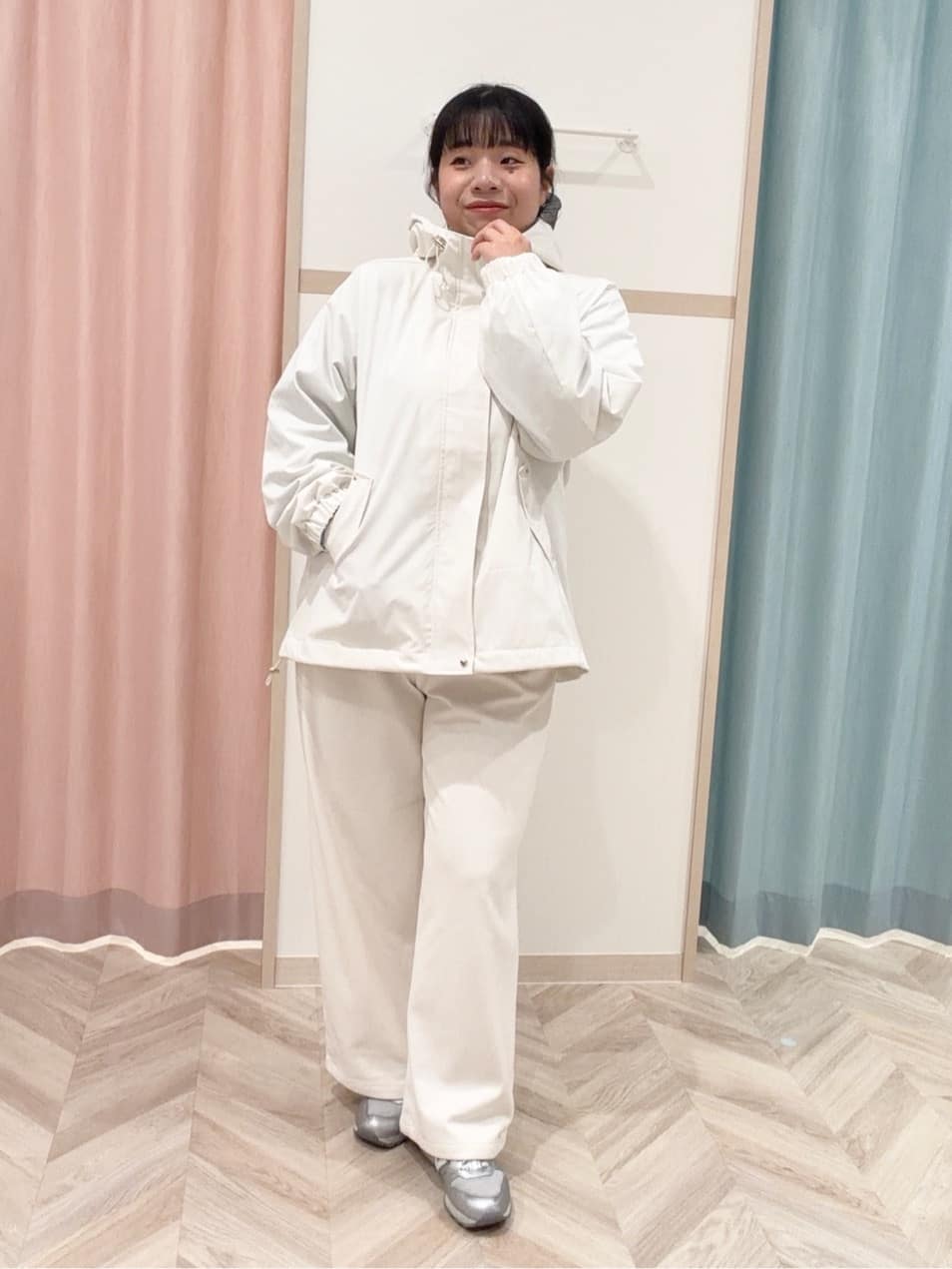 まちゃんなちゃんさんの「SHOO･LA･RUE｜【防花粉/高レビュー】きれいもかっこいいも叶える 欲張りマウンテンパーカ」を使ったコーディネート
