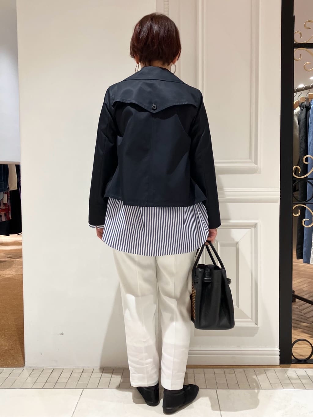 TAJIさんの「DRESSTERIOR｜【ウォッシャブル/撥水素材】Aラインショートトレンチジャケット」を使ったコーディネート