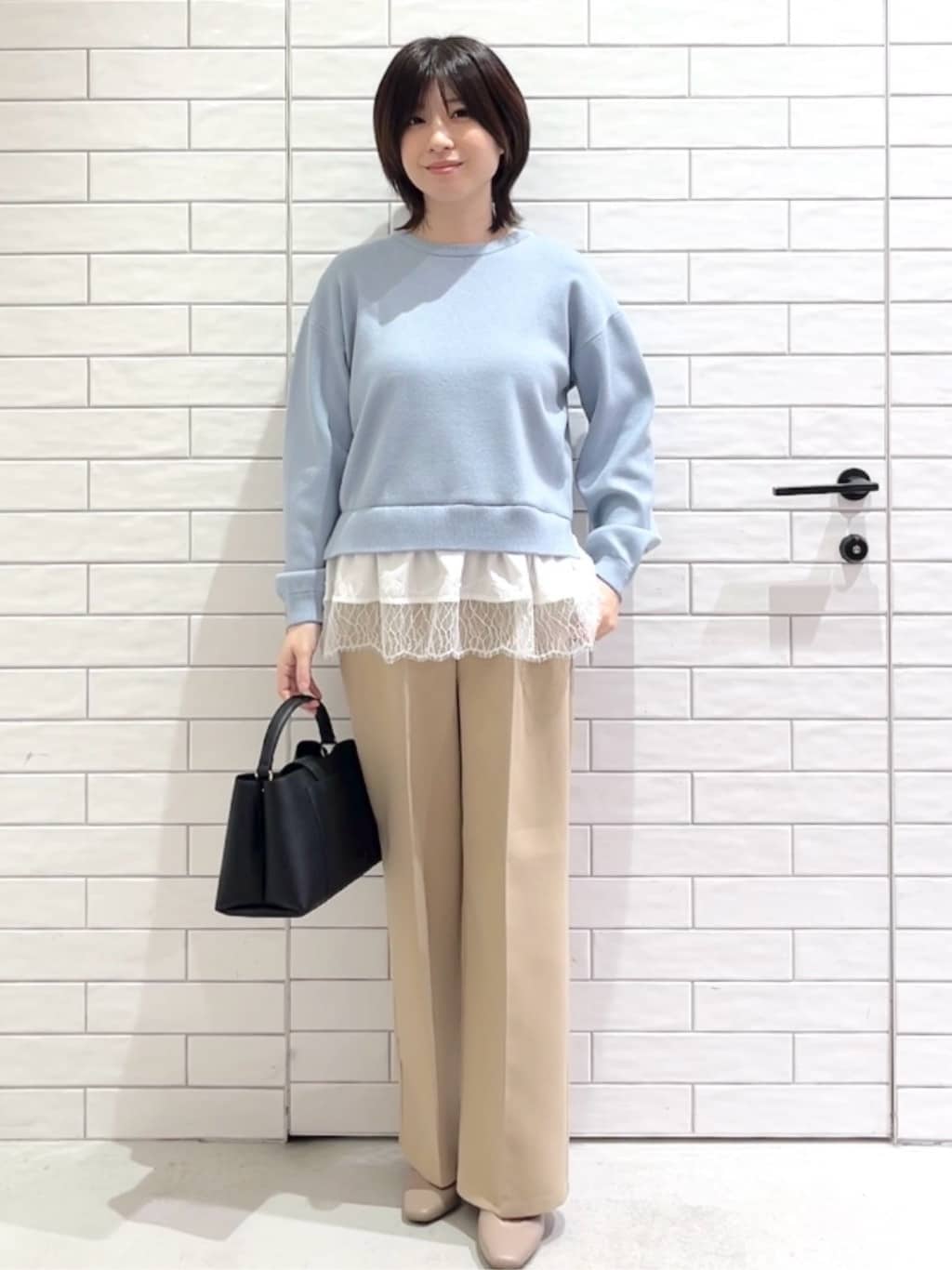 しおりさんの「OPAQUE.CLIP｜裾レースドッキングニット」を使ったコーディネート