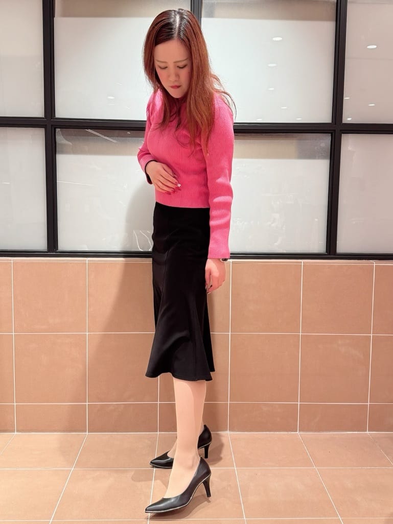 すみれさんの「ESPERANZA｜【12時間パンプス】約7.5㎝　歩きやすくて疲れにくい」を使ったコーディネート