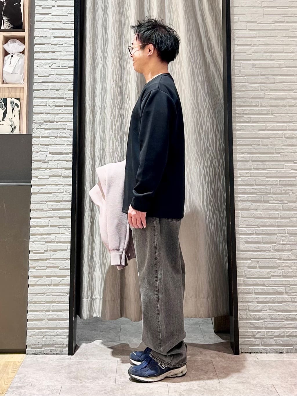 KENJI Iさんの「THE SHOP TK｜【季節の変わり目に最適】ニットカーディガン ドライタッチ／軽量」を使ったコーディネート