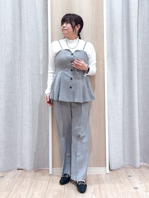 naoさんの「grove｜【撥水／シルエット2WAY】羽織るだけでサマになる、スタンドネックテントラインコート」を使ったコーディネート