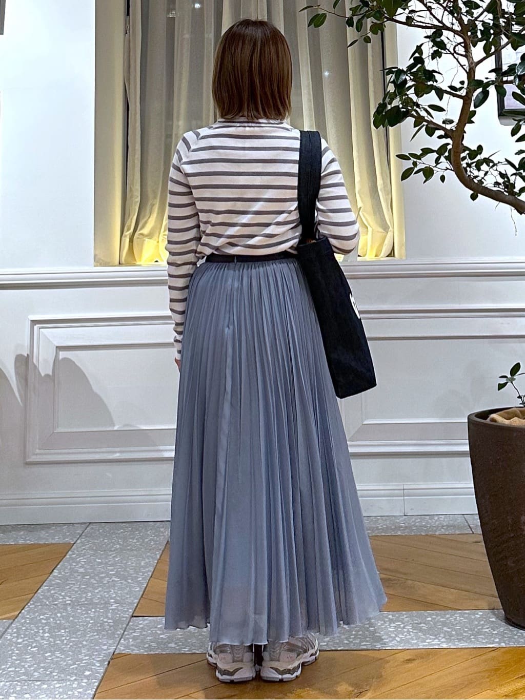 なべこさんの「DRESSTERIOR｜ウォッシャブルブライトシアープリーツスカート」を使ったコーディネート