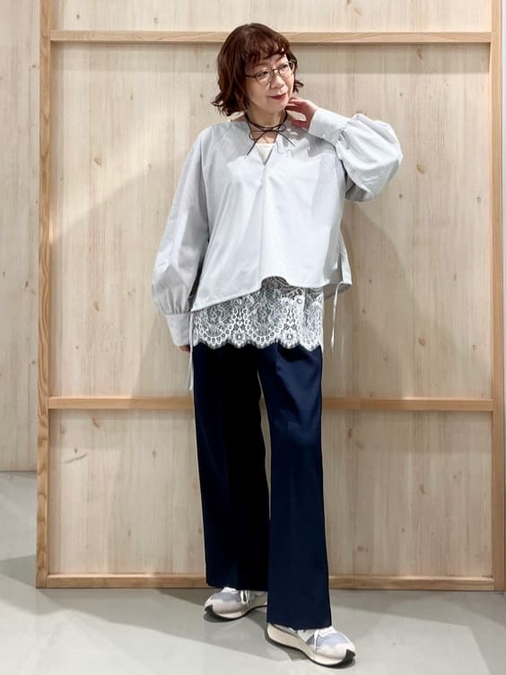 nakoさんの「THE SHOP TK｜キーネックストライプドロストシャツブラウス」を使ったコーディネート
