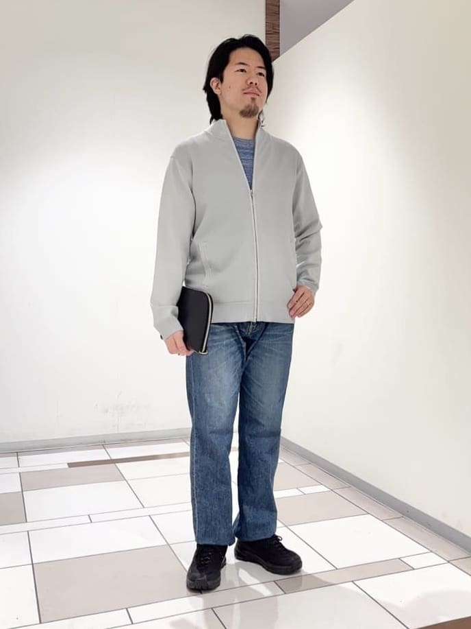及川さんの「TAKEO KIKUCHI｜ジップアップ 鹿の子 ニット」を使ったコーディネート