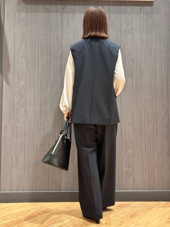 meiさんの「SHOO･LA･RUE｜【セットアップ可/S-LL/洗濯機可】サッと羽織ってこなれ見え ダブルブレストジレ」を使ったコーディネート