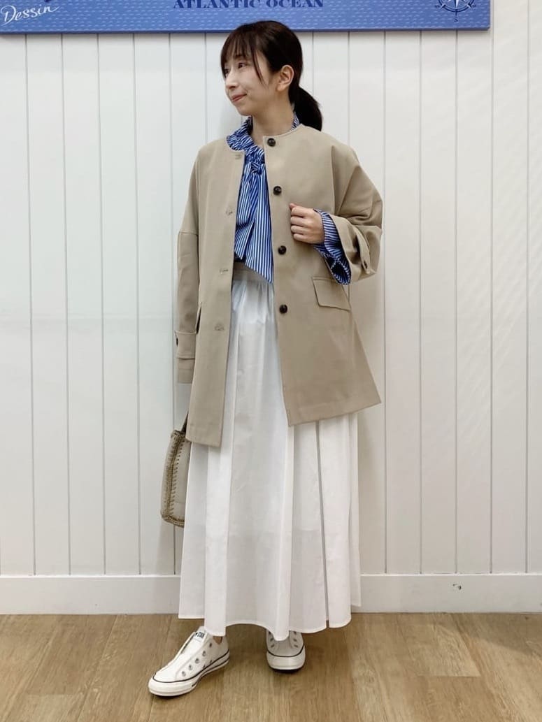 yoshiさんの「Dessin｜【花粉ガード/撥水加工/洗える】クルーネックスプリングコート」を使ったコーディネート