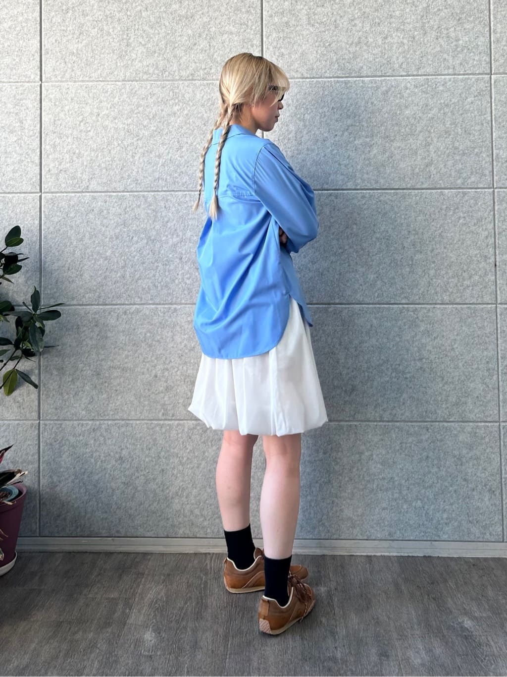 honoka Aさんの「CODE A｜【Re】point neck shirt」を使ったコーディネート