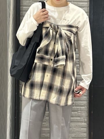 ga_riさんの「THE SHOP TK｜ロゴ箔プリントロンTee」を使ったコーディネート