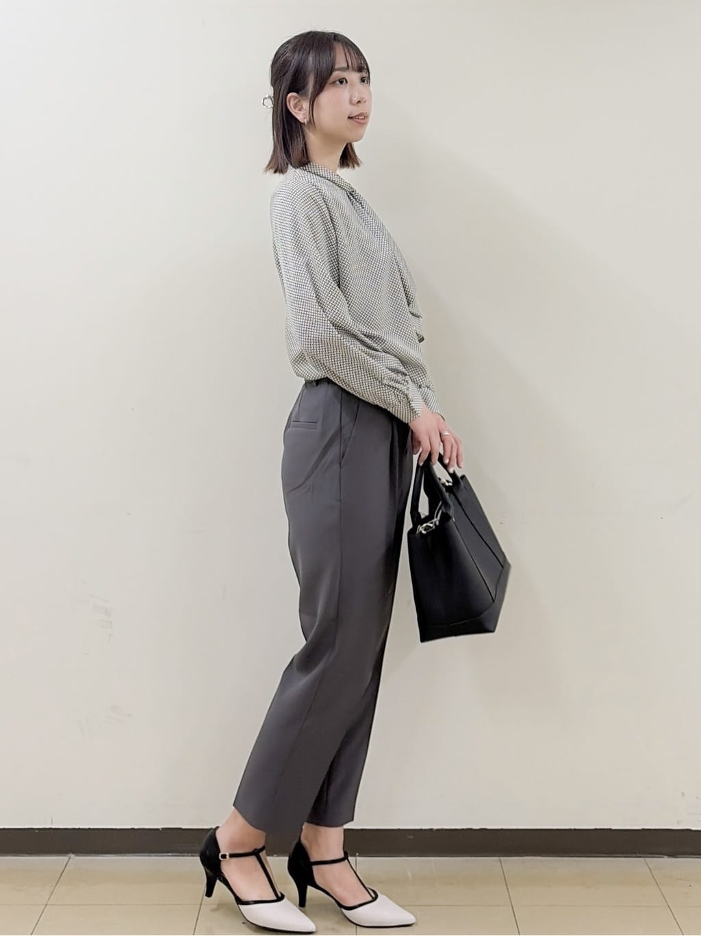 yurinaさんの「index｜アシンメトリーボウタイブラウス【洗濯機OK／イージーアイロン／防シワ】《XS～LL》」を使ったコーディネート