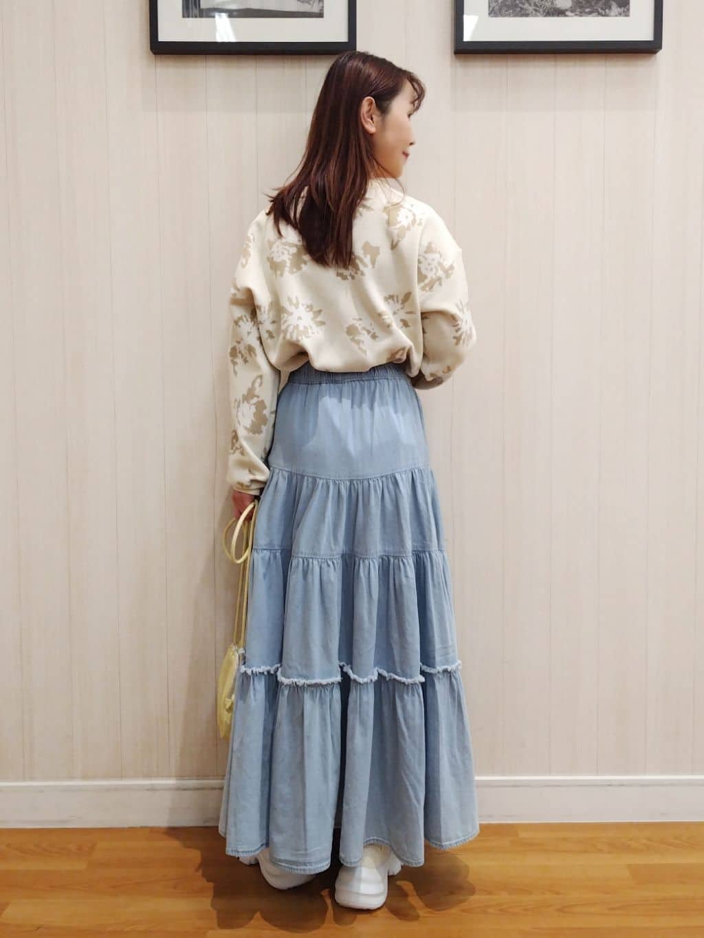 yseさんの「SHOO･LA･RUE｜【洗濯機可/S-LL】ゆるシルエット 甘すぎない　大人の花柄もちもちニット」を使ったコーディネート