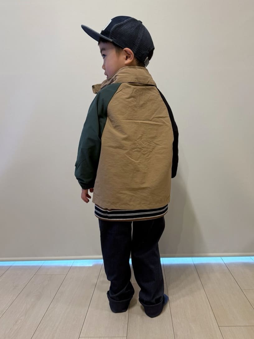 chさんの「THE SHOP TK｜【110－160】配色ナイロンブルゾン」を使ったコーディネート