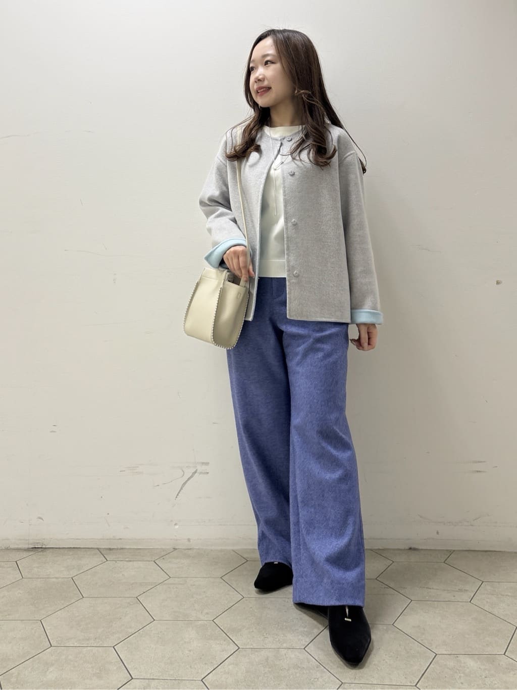 kahoさんの「INDIVI｜【配色デザイン／ショート丈】ウールリバー ノーカラーコート」を使ったコーディネート
