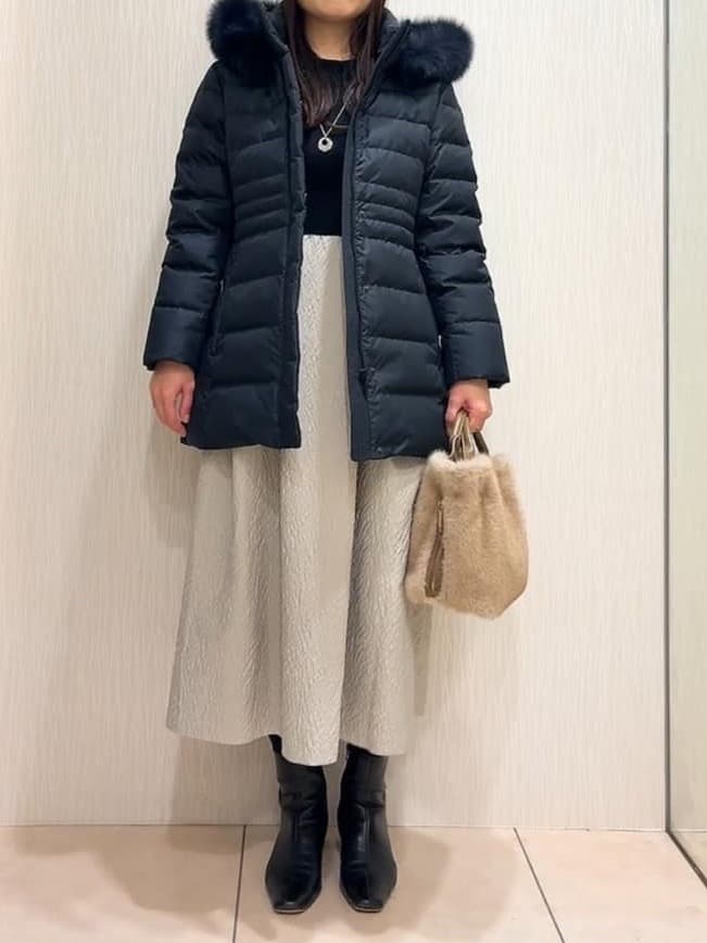SAHOさんの「UNTITLED｜【はっ水機能/フード取り外し可】ミディダウンコート」を使ったコーディネート