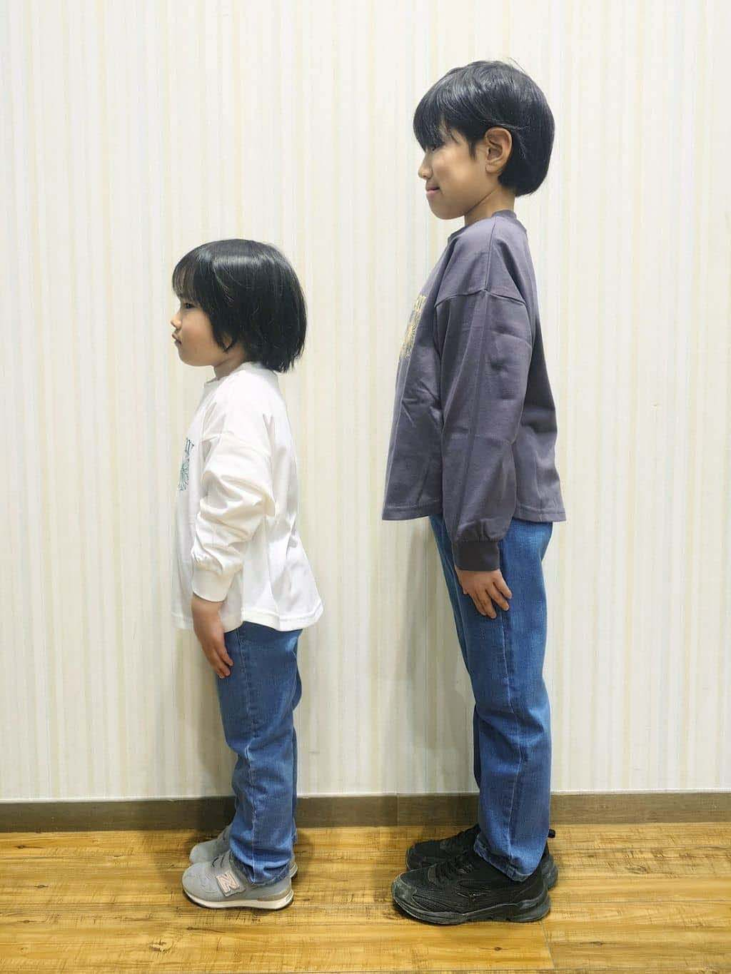 Yuiさんの「SHOO･LA･RUE｜【100-150cm/選べる2柄】プリントアソート裾ラウンドロンT」を使ったコーディネート