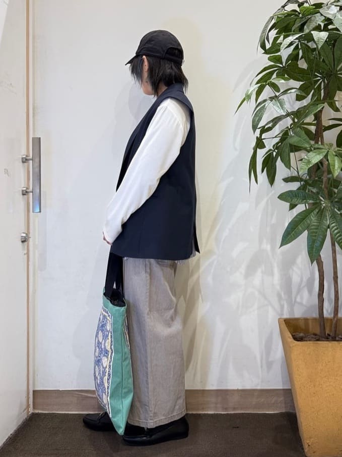 misakiさんの「SHOO･LA･RUE｜【セットアップ可/S-LL/洗濯機可】サッと羽織ってこなれ見え ダブルブレストジレ」を使ったコーディネート