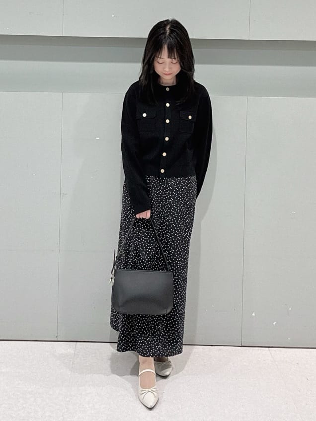 makiさんの「UNTITLED｜【セットアップ可/後ろウエストゴム】ランダムドットスカート」を使ったコーディネート